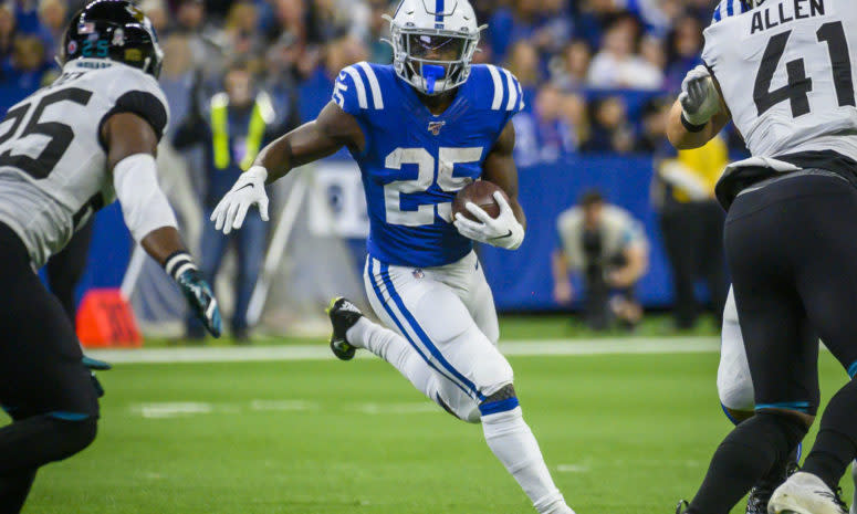 Marlon Mack runs the ball against the Jaguars in Indianapolis.