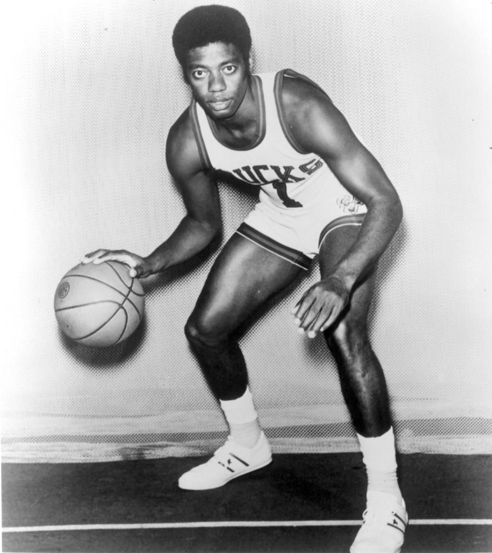 Oscar Robertson played for the Milwaukee Bucks from 1970 to 1974. (Photo: Sporting News Archive via Getty Images)