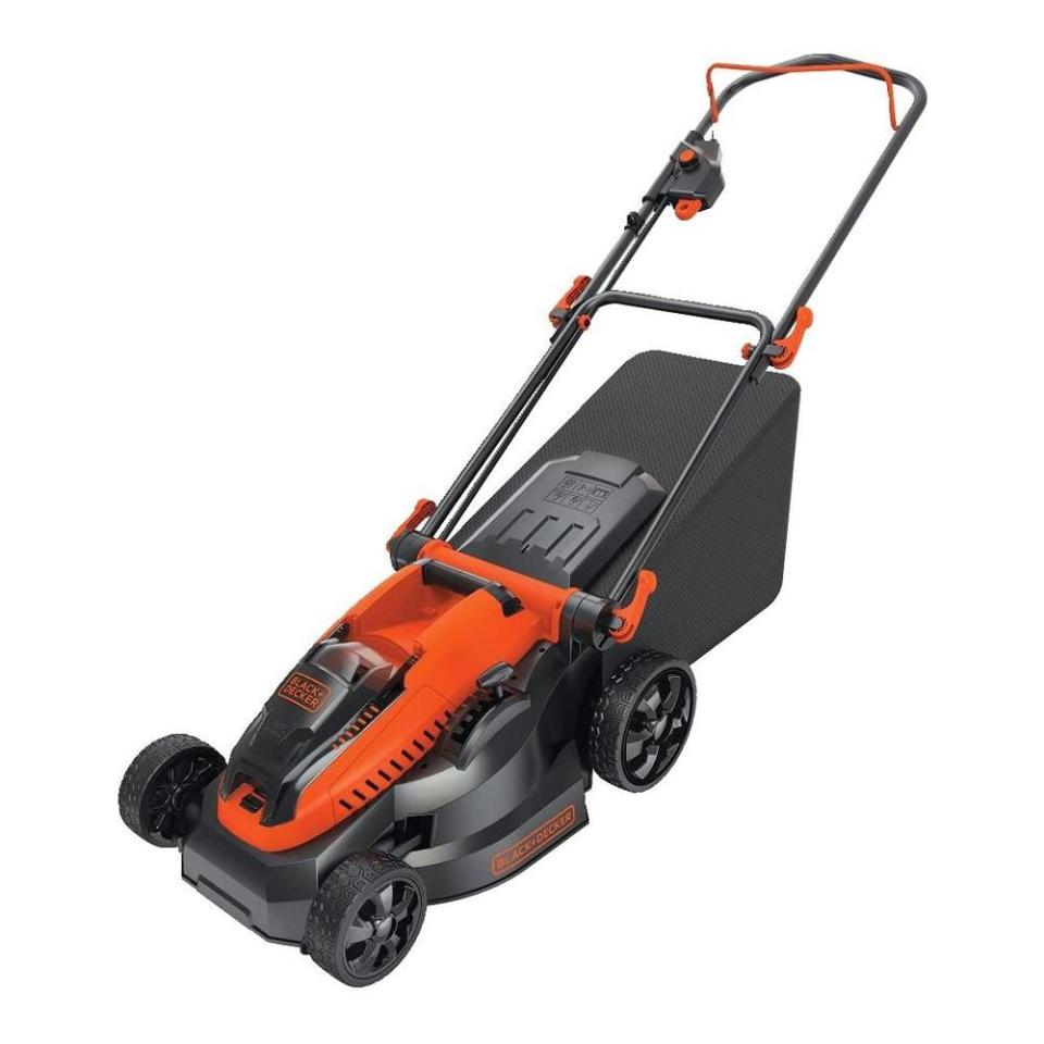 8) BLACK + DECKER CM1640 Electric Lawn Mower