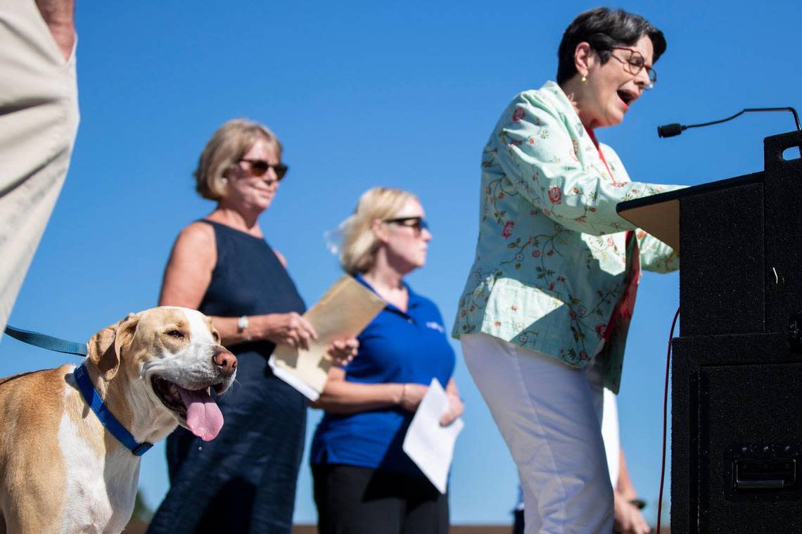 Mayor Linda Gorton announces the city’s seventh dog park during a ribbon cutting ceremony at Veterans Park in Lexington, Ky., Wednesday, August 31, 2022.