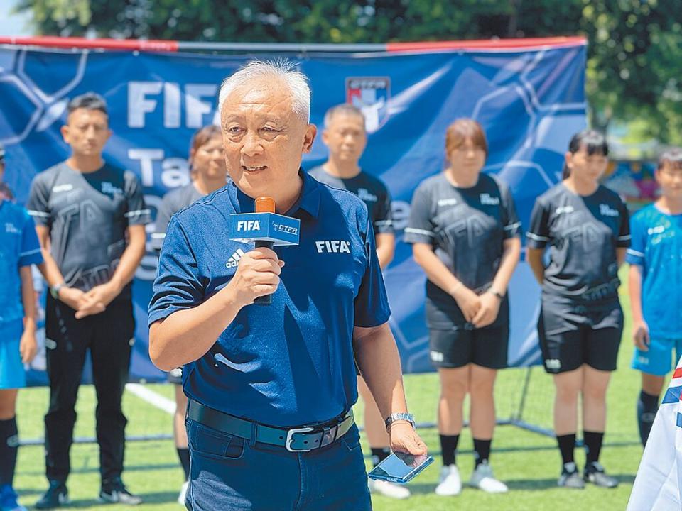 FIFA東亞區技術發展部負責人Mike Wong看好台灣的足球發展潛力。（李弘斌攝）