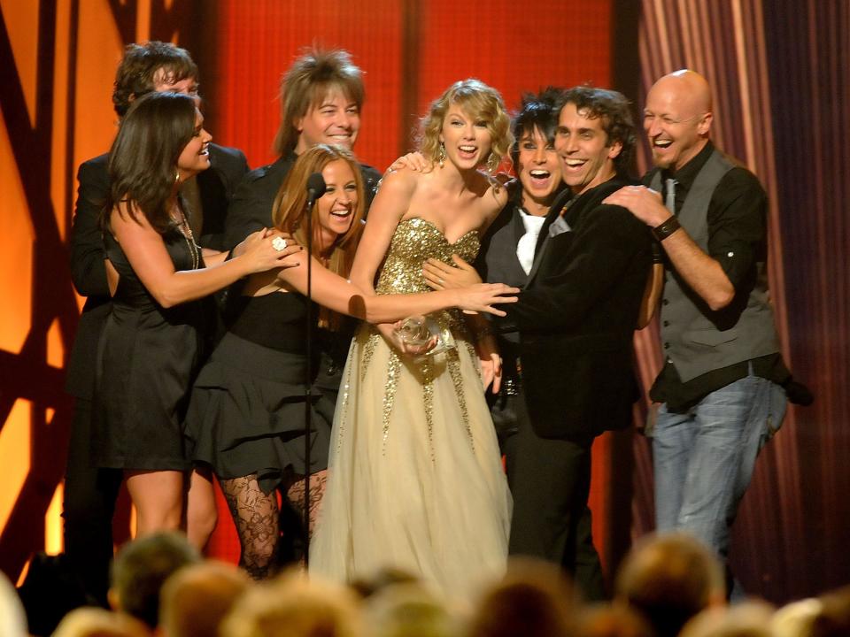 Taylor Swift accepts the award for Entertainer of the Year onstage during the 43rd Annual CMA Awards at the Sommet Center on November 11, 2009