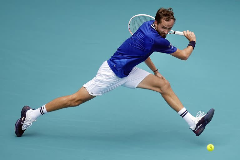 Daniil Medvedev, defensor de la corona del Masters 1000 de Miami, enfrenta al chileno Nicolás Jarry por los cuartos de final