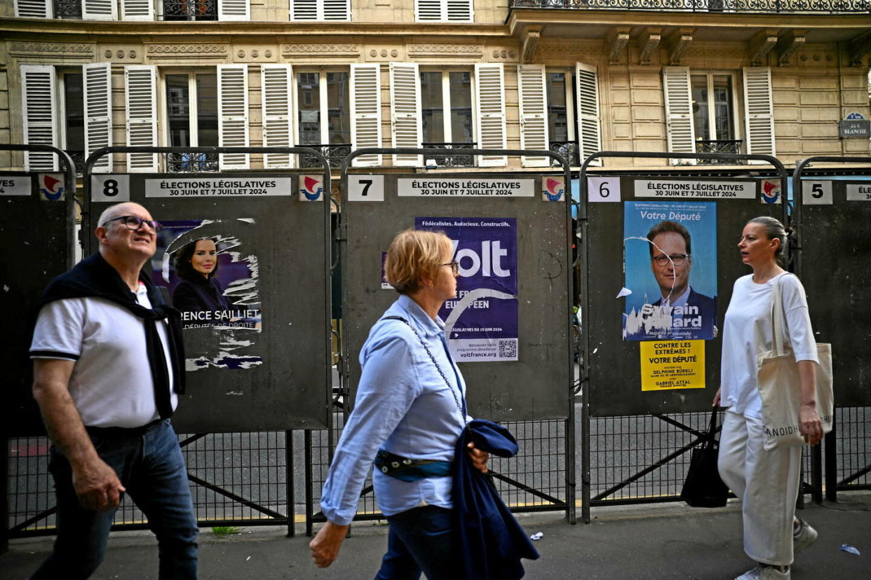 C'est la candidate elle-même qui a découvert cet acte de vandalisme.   - Credit:Dylan Martinez / REUTERS