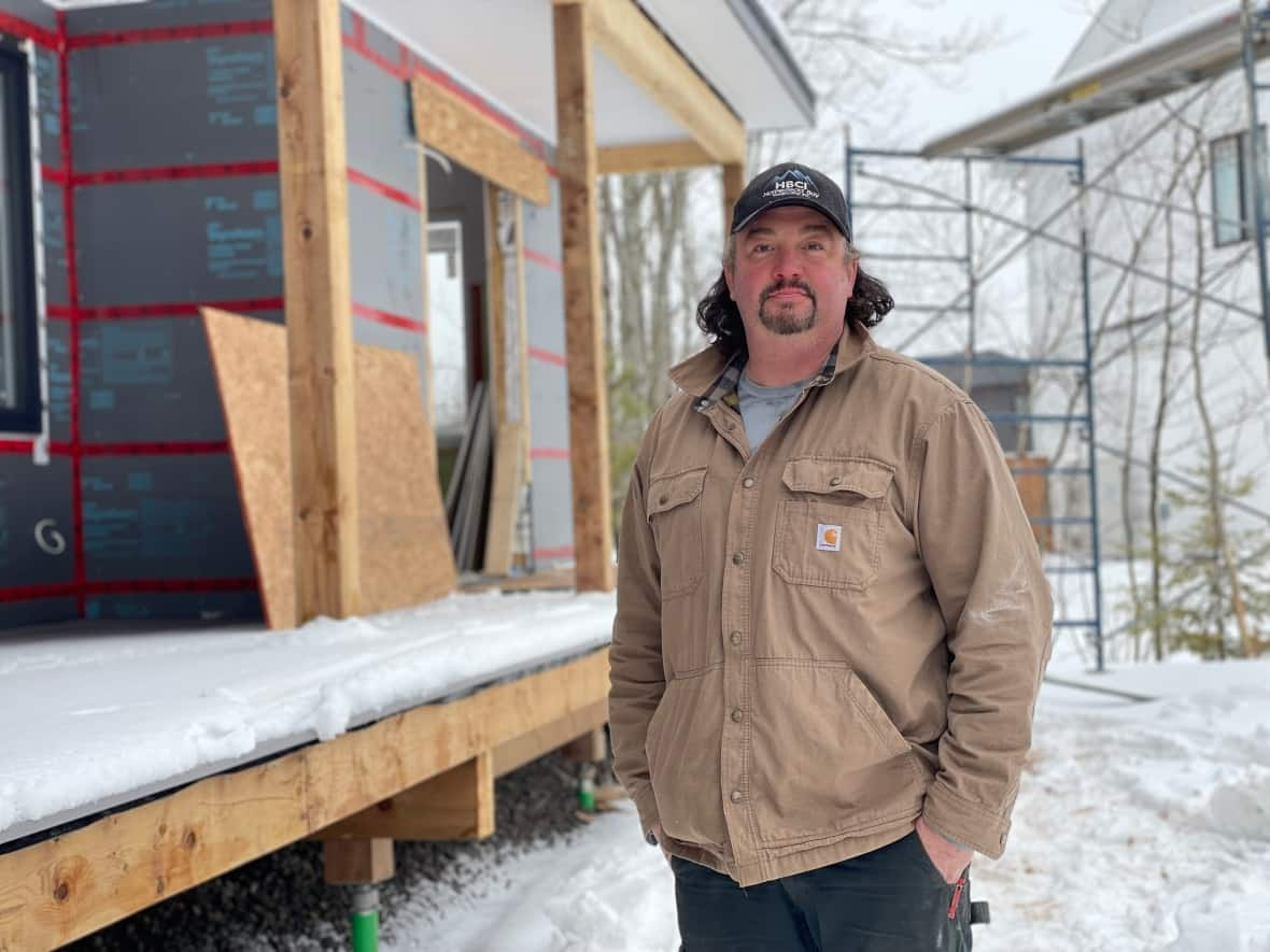 Andrew Nelson, the owner of Homestead Bay Contracting in Moncton, said he can count on one hand the number of local job applications he received last year.  (Alexandre Silberman/CBC - image credit)