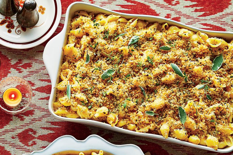 Herbed Breadcrumb-Topped Macaroni and Cheese