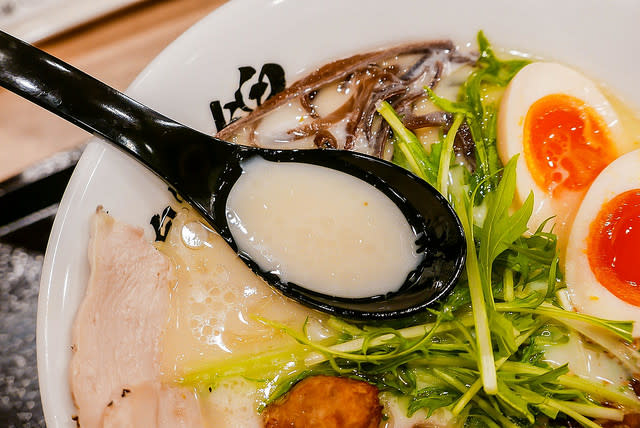 【日本旅遊】【日本長野 輕井澤美食】王子Outletラーメン錦（濃熟雞白湯）