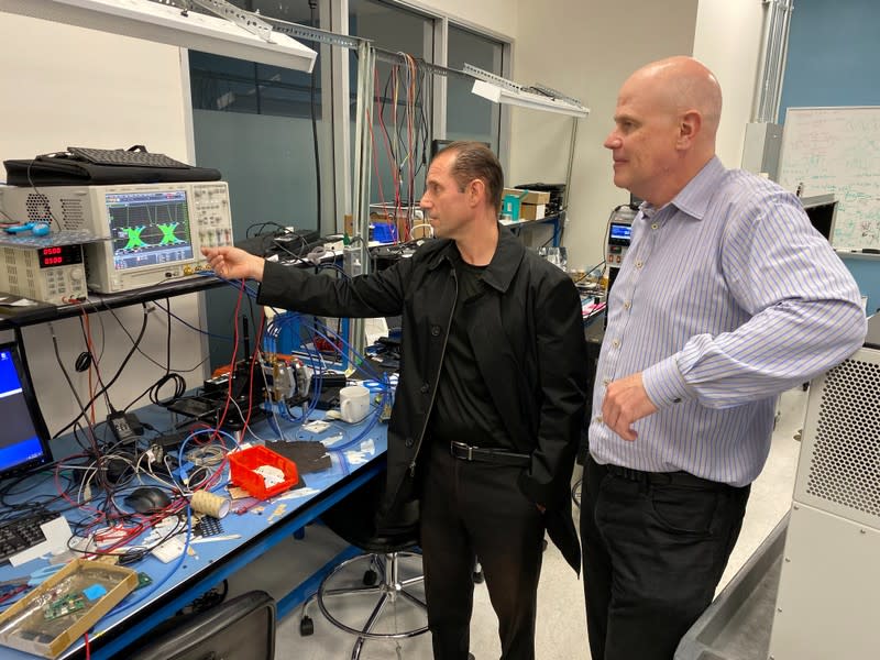 Keyssa Inc Chief Wireless Strategist Ruben Caballero and CEO Eric Almgren in one of the company's labs in Campbell, California