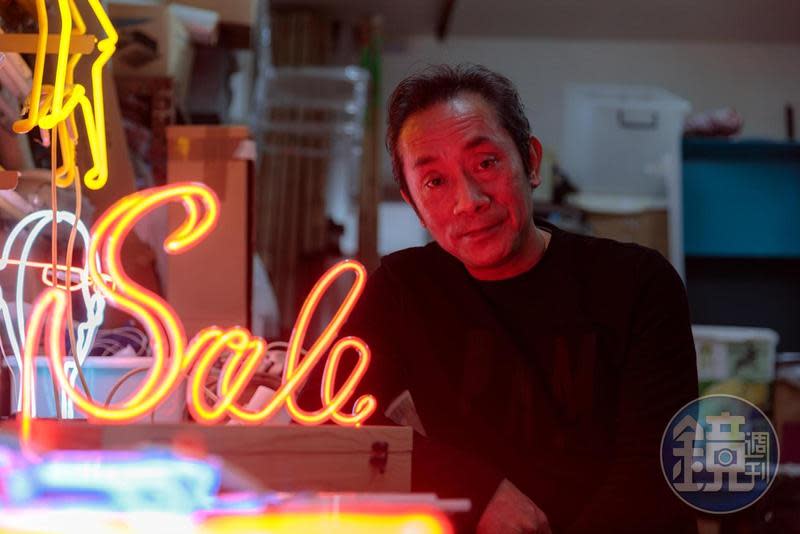胡智楷師傅製作霓虹燈已超過35年，以職人精神堅守著本土工藝。