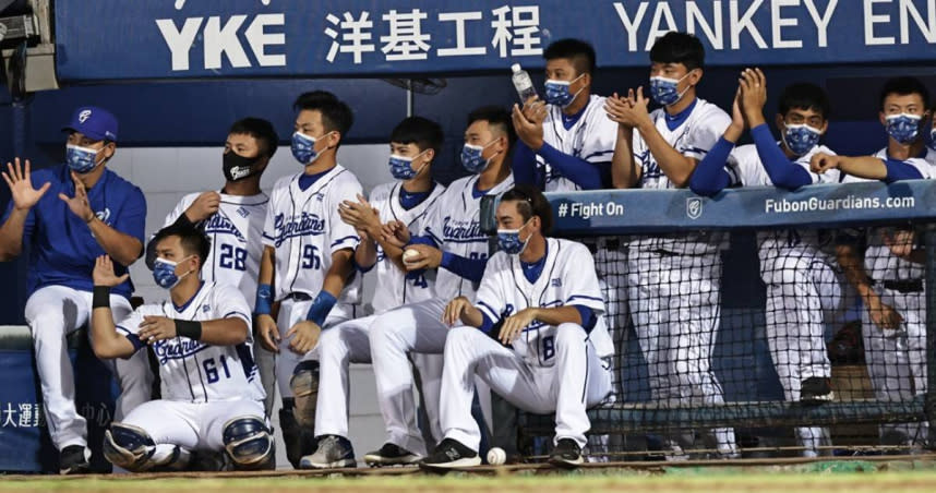 富邦悍將10月出賽畫面。（圖／Fubon Guardians 富邦悍將棒球隊）