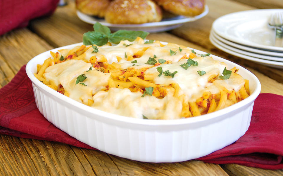 <p>eeknights may be busy, but that doesn’t mean dinner has to be boring. A delicious 30-minute Italian meal that only takes 15 minutes to prep is entirely within reach with this Roasted Red Pepper and Chicken Pasta Bake. Get the recipe <a href="/26617/donnaelick/the-30-minute-cheesy-chicken-pasta-bake/" data-ylk="slk:HERE;elm:context_link;itc:0;sec:content-canvas" class="link "><strong>HERE</strong></a>.</p>