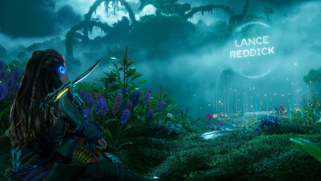  Aloy arrives at the Lance Reddick memorial site in the Burning Shores DLC 