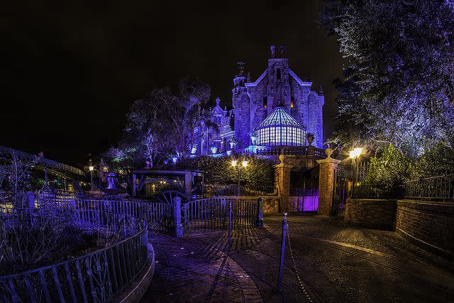 3) There are 999 ghostly residents of the Haunted Mansion.