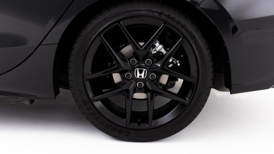 日媒指出原廠將會在Honda Civic RS引擎與懸吊做出加強。(圖片來源/ Honda)