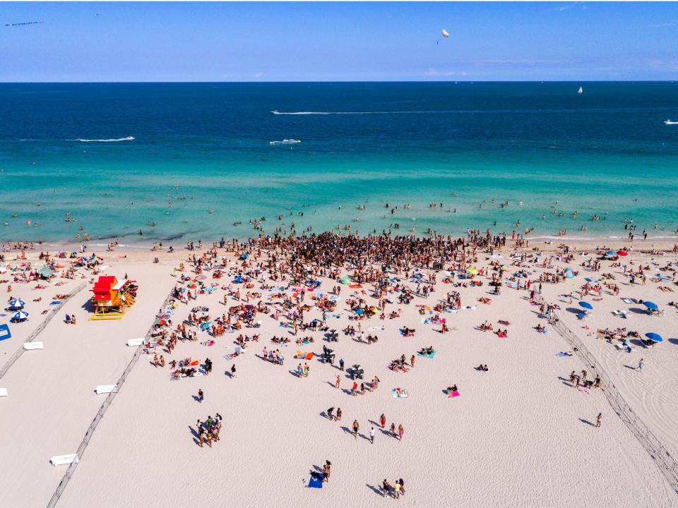 miami spring break crowds