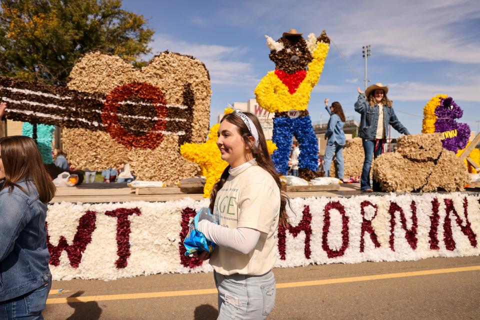 Students Assisting in Good Endeavors' country music-themed float also was named winner of the Homecoming parade by both the judges and by viewers on the route and at home.