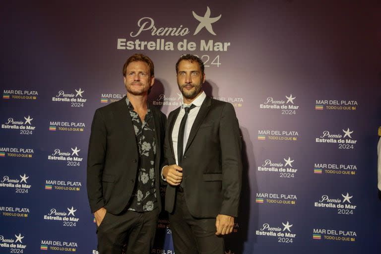 Joaquín Berthold y Luciano Cáceres, en la ceremonia, los dos ternados por sus unipersonales