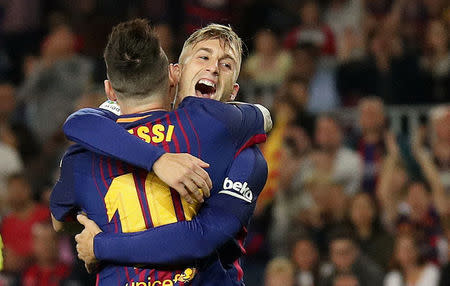 Soccer Football - La Liga Santander - FC Barcelona vs Malaga CF - Camp Nou, Barcelona, Spain - October 21, 2017 Barcelona’s Gerard Deulofeu celebrates scoring their first goal with Lionel Messi REUTERS/Albert Gea