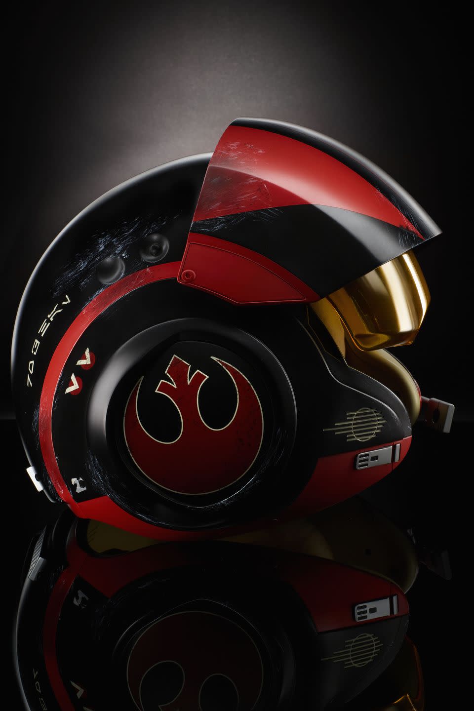 "Star Wars" Black Series Poe Dameron Electronic Helmet