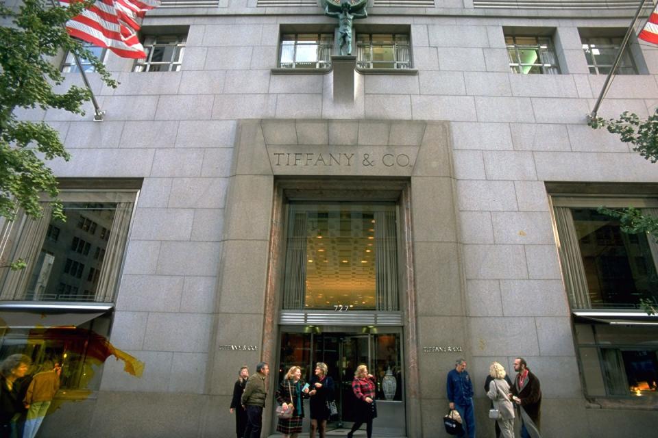 <p>Trey proposed to Charlotte in front of Tiffany's in season three. However, a fake window was used because it wouldn't allow the real store to be filmed due to security reasons. </p>