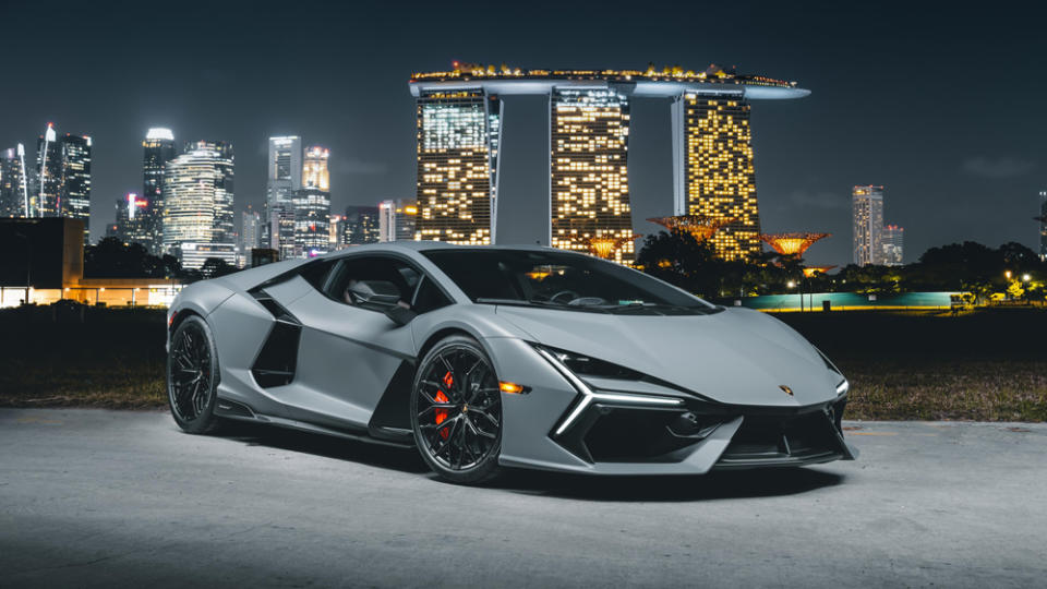 Lamborghini Revuelto