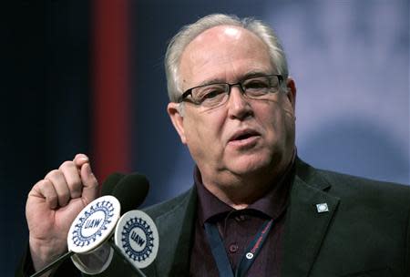 United Auto Workers (UAW) Secretary-Treasurer Dennis Williams addresses the membership during the UAW Constitutional Convention in Detroit, Michigan March 23, 2011. REUTERS/Rebecca Cook