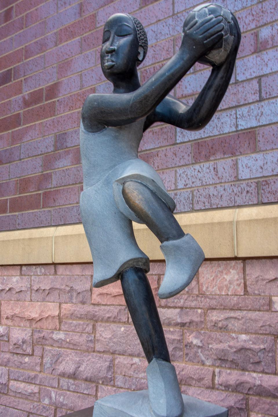 Basketballer by Gedion Nyanhongo. Sioux Falls SculptureWalk 2022.