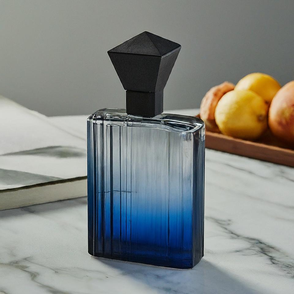  Best Long-lasting Perfume for Men Under $500