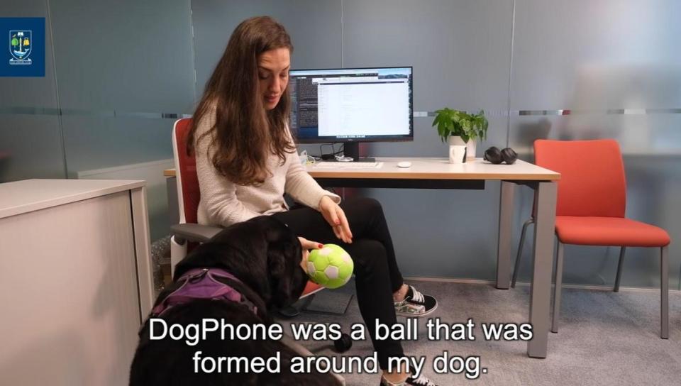蘇格蘭學者發明狗狗電話。（翻攝影片畫面）