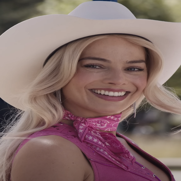 Closeup of Margot Robbie in 