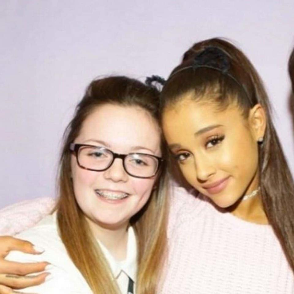 Georgina Callander (left) pictured with singer Ariana Grande