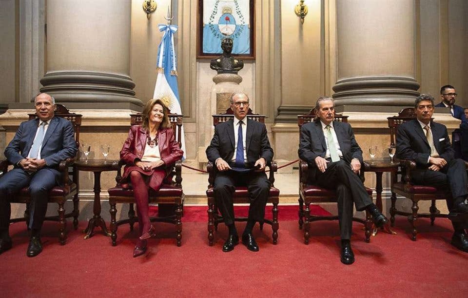 Durante los gobiernos de Cristina Kirchner se decretaron 18 traslados, suma que se elevó a 22 en la gestión de Mauricio Macri