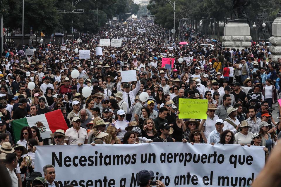 FOTOS | Así fue la 'Marcha Fifí' contra la consulta de López Obrador