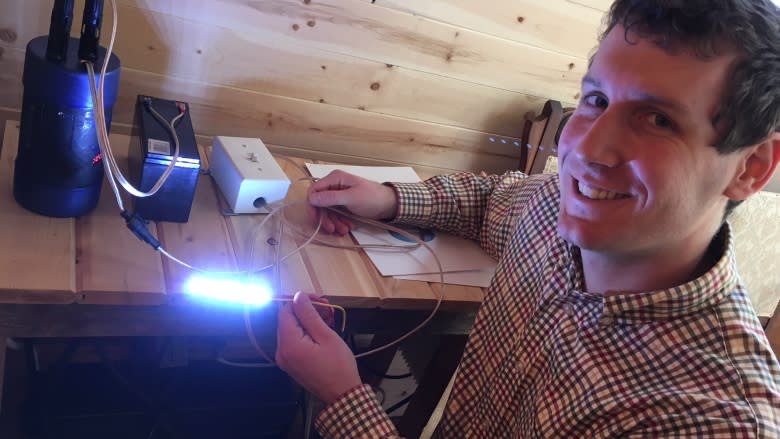 Electrical engineer builds tiny home to showcase cheap, affordable power source