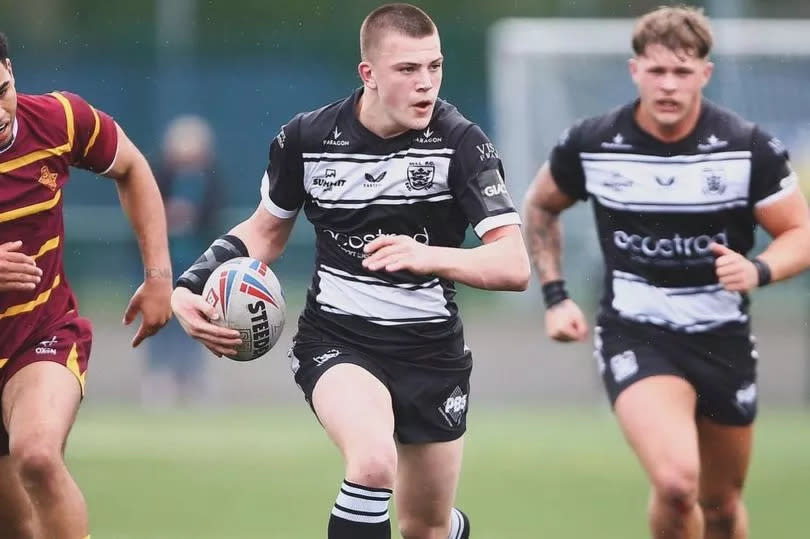 Jeylan Hodgson makes a break for Hull FC Reserves.