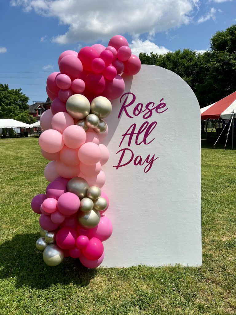 Balloon arch for bachelorette party