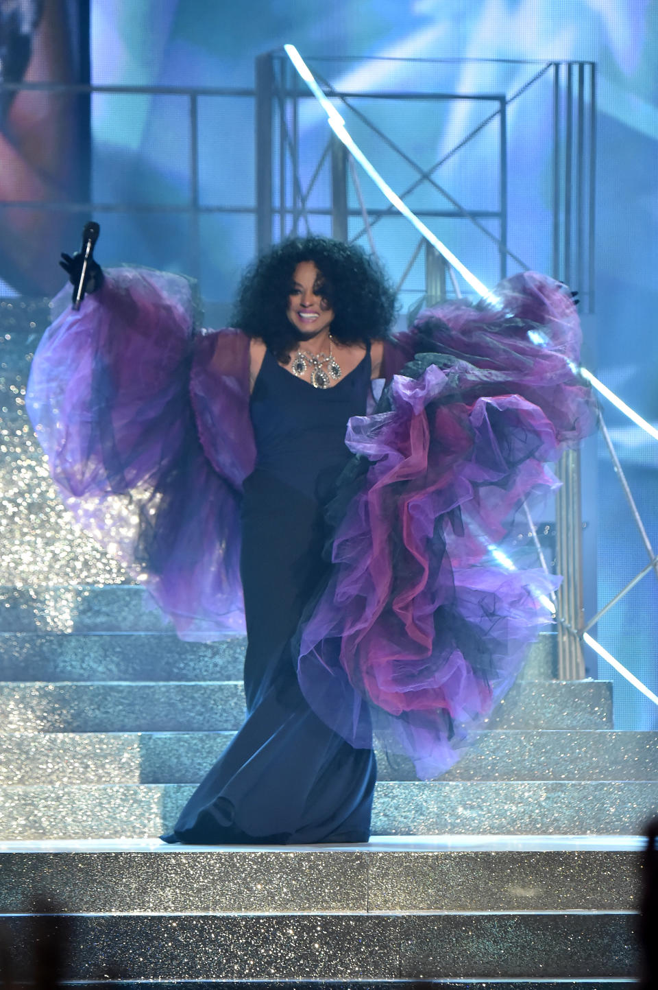 LOS ANGELES, CA - NOVEMBER 19:  Diana Ross onstage during the 2017 American Music Awards at Microsoft Theater on November 19, 2017 in Los Angeles, California.  (Photo by Jeff Kravitz/AMA2017/FilmMagic for dcp)