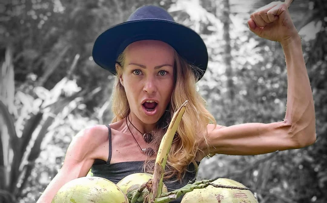 Russian Influencer Zhanna Samsonova , 39, died of starvation after eating a diet of nothing but raw and vegan food and exotic fruit.