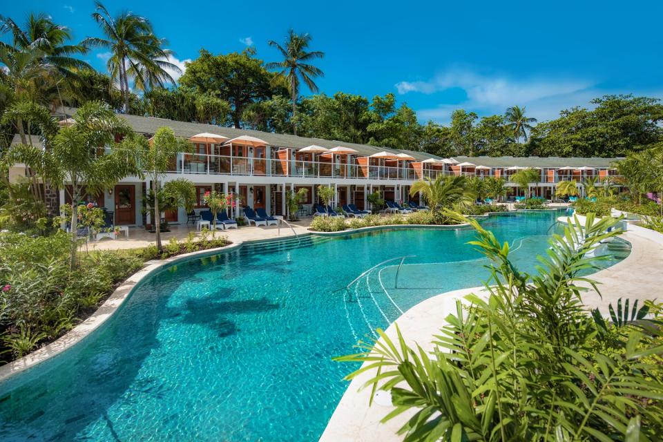 Sandals Halcyon swim-up suite and lagoon to pool bar