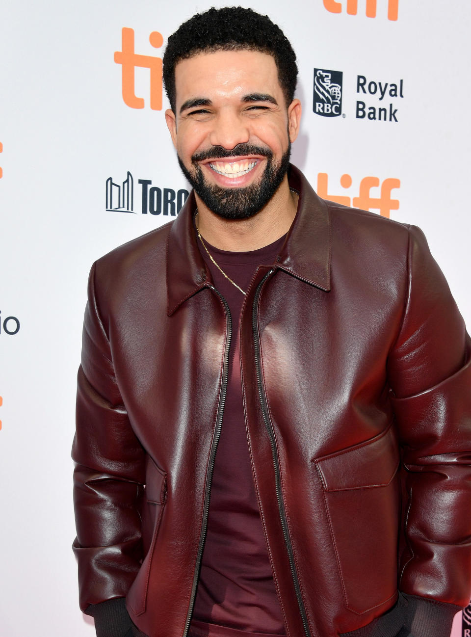 Drake Gives 2 McDonald's Employees $100 Tips During Late Night Fast Food Run