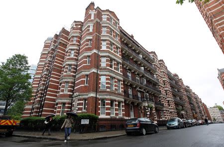 The London home of former J.P. Morgan banker Achilles Macris is seen in central London May 14, 2012. REUTERS/Suzanne Plunkett