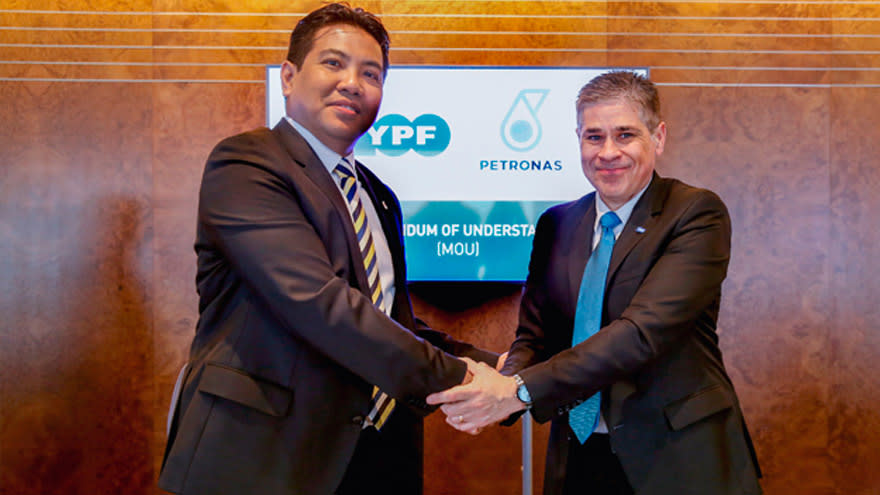 YPF firmó este año un acuerdo con Petronas para producir y exportar GNL.