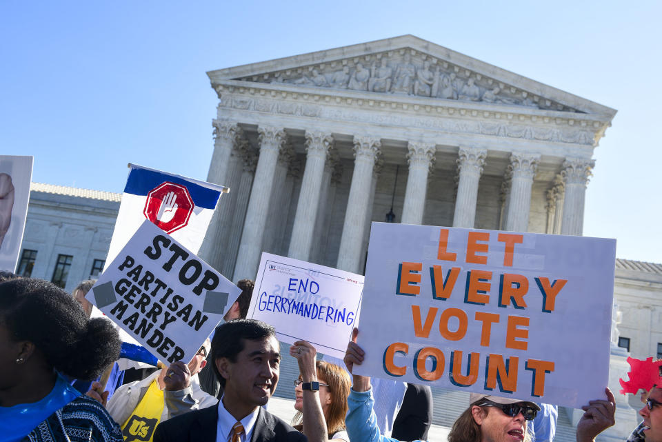 Protesters rally outside the Supreme Court on&nbsp;Oct 3, 2017. The addition of a citizenship question to the 2020 census&nbsp;could lay the groundwork for&nbsp;future redistricting efforts. (Photo: Leigh Vogel via Getty Images)
