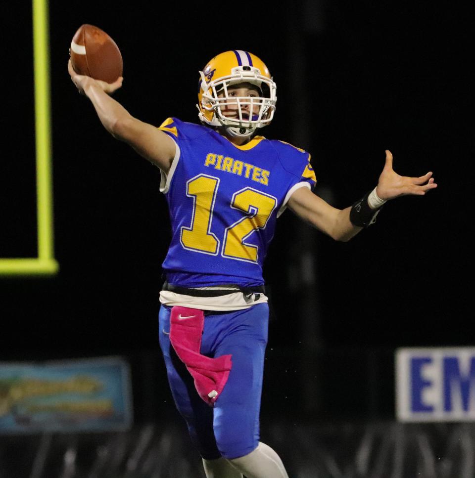 Hull's Luke Richardson makes the throw in a game against KIPP Academy at Hull High School on Friday, November 12, 2021.