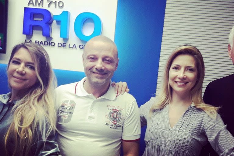 Fabiola Yáñez junto a sus compañeros de Radio 10, uno de los últimos trabajos periodísticos antes de convertirse en primera dama