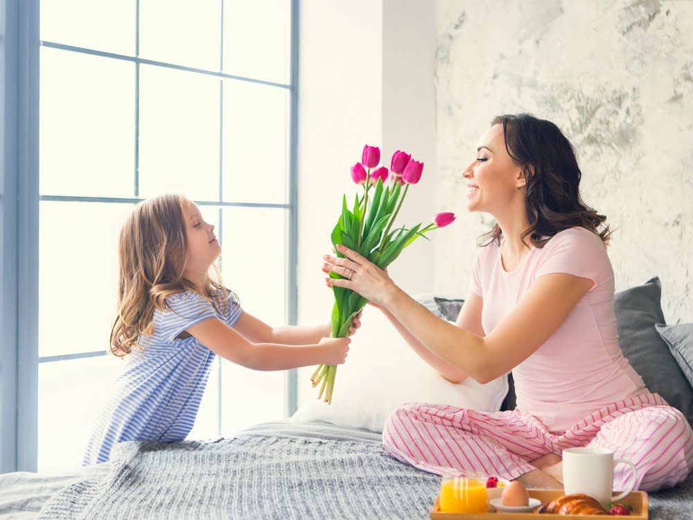 Viele Kinder schenken ihren Müttern einen Blumenstrauß zum Muttertag. (Bild: ddp)