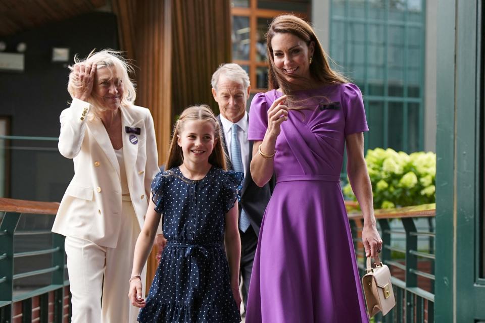 英國威爾斯王妃凱特（Kate Middleton）罹癌後第2度公開亮相，攜女前觀賞溫布頓男單決賽。路透社