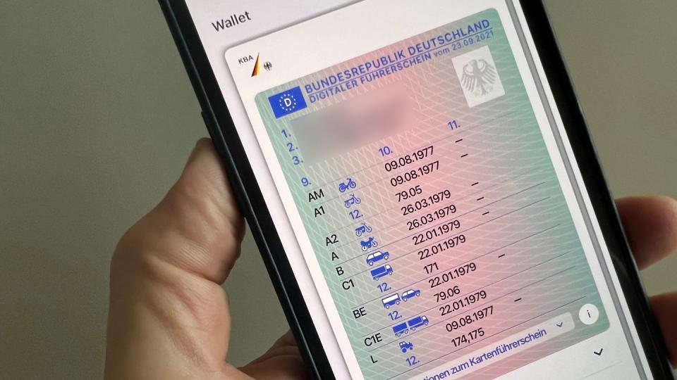 Besitzer eines EU-Kartenführerschein aus Deutschland verfügt, müssen sich zunächst die App «ID Wallet» aufs Smartphone herunterladen.