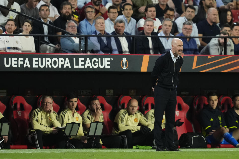 SEVILLE, SPAIN - 20 April: Erik ten Hag head coach of Manchester United gives instructions during the UEFA Europa League quarterfinal second leg match between Sevilla FC and Manchester United at Estadio Ramon Sanchez Pizjuan on April 20, 2023 in Seville, Spain. (Photo by Jose Hernandez/Anadolu Agency via Getty Images)