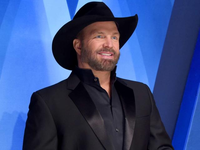 Garth Brooks Teams with Ronnie Dunn for 'Rodeo Man